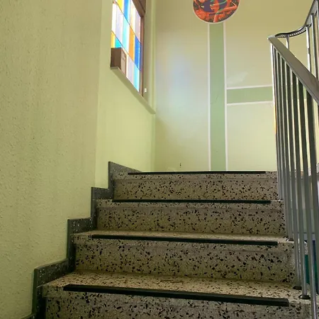 Apartment Dachgeschosswohnung In Witten